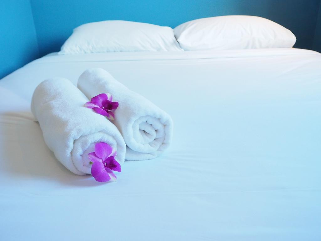 Art-C House Hotel Phuket Екстериор снимка