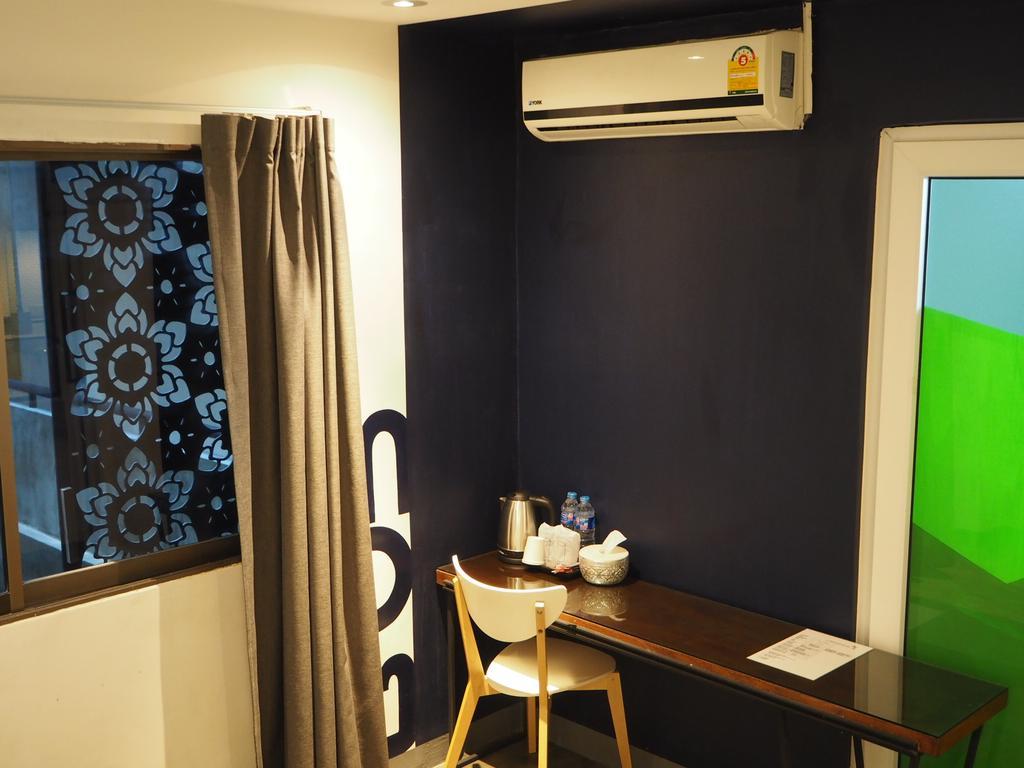 Art-C House Hotel Phuket Екстериор снимка