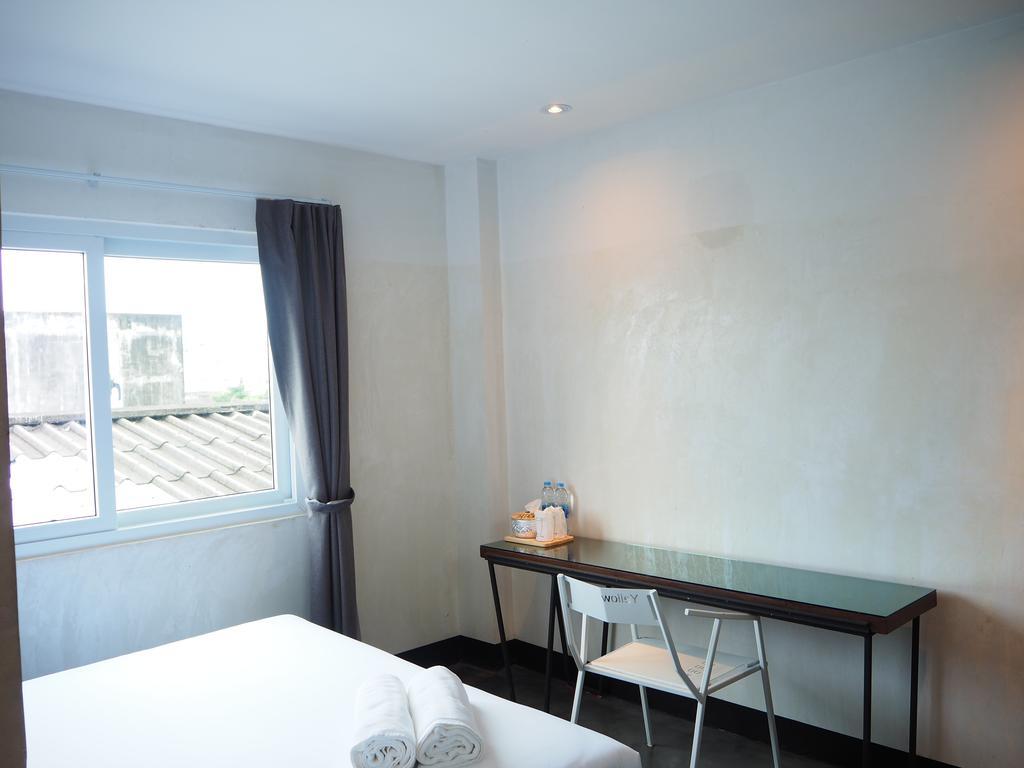 Art-C House Hotel Phuket Екстериор снимка