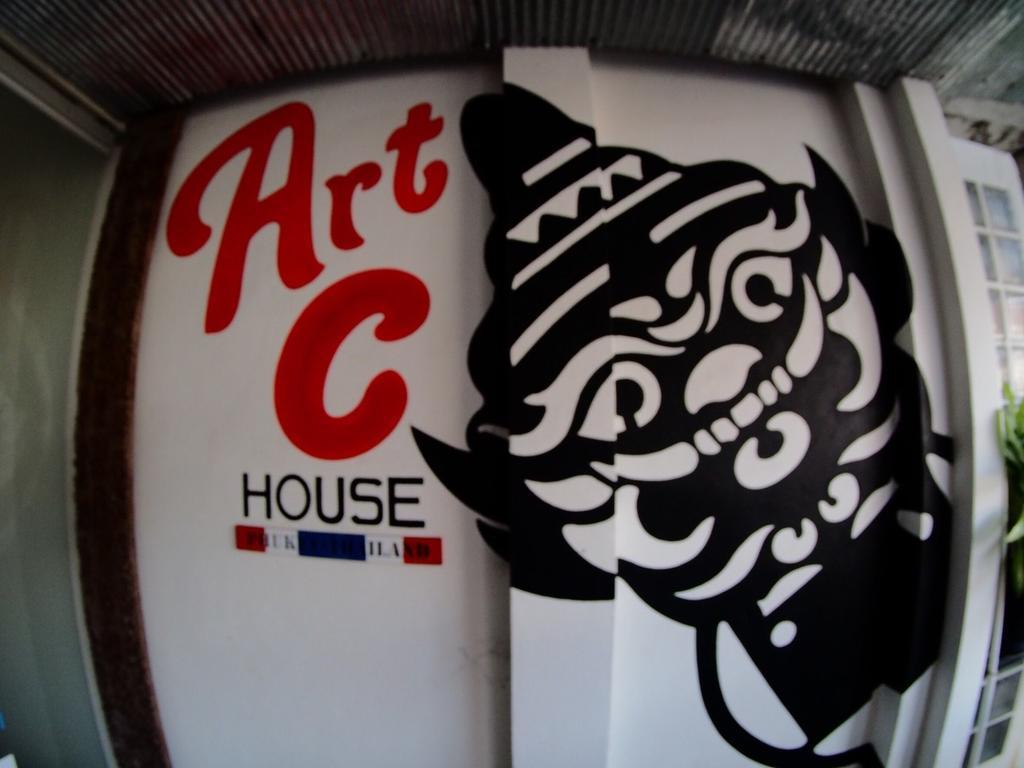 Art-C House Hotel Phuket Екстериор снимка