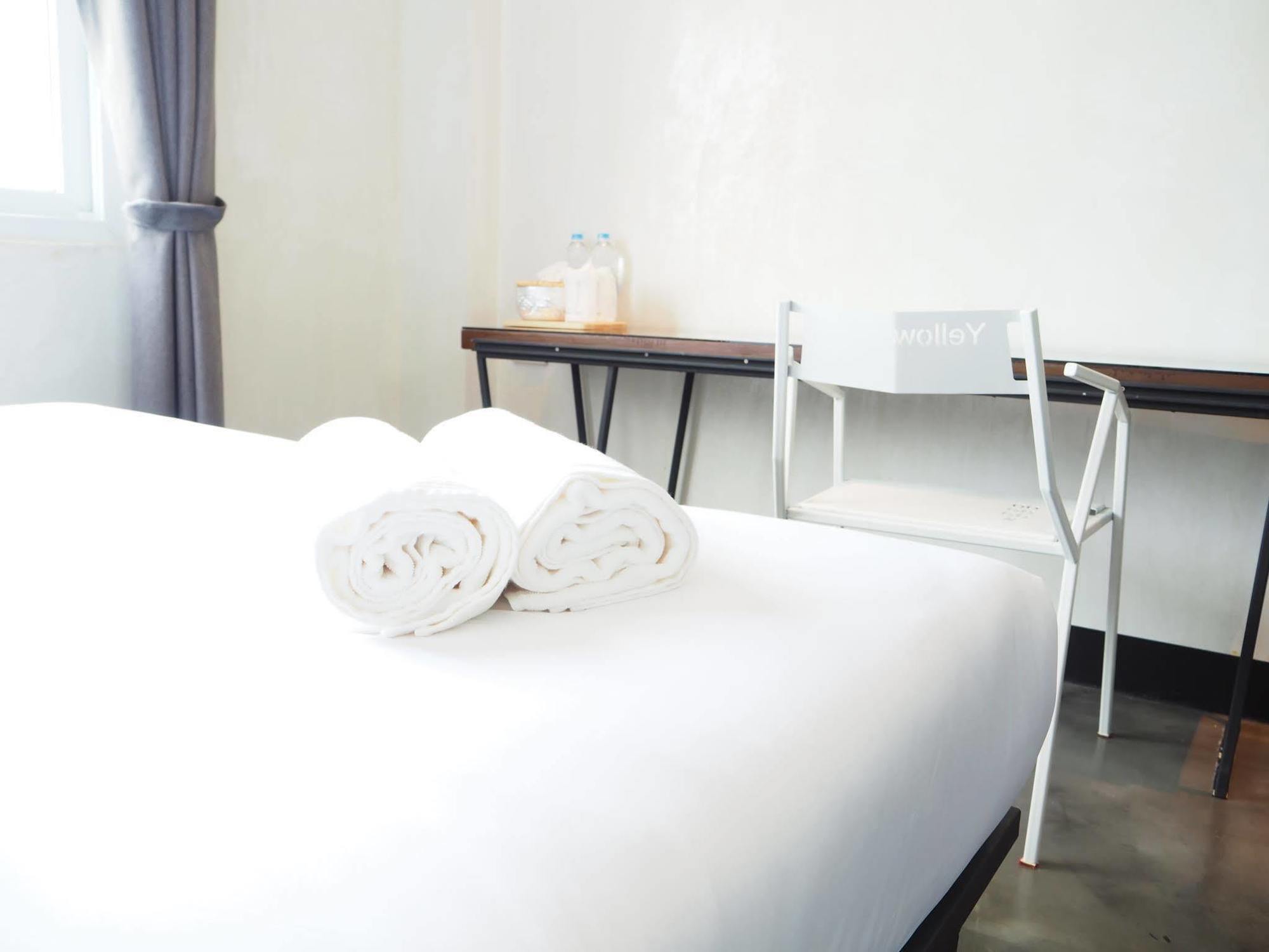 Art-C House Hotel Phuket Екстериор снимка