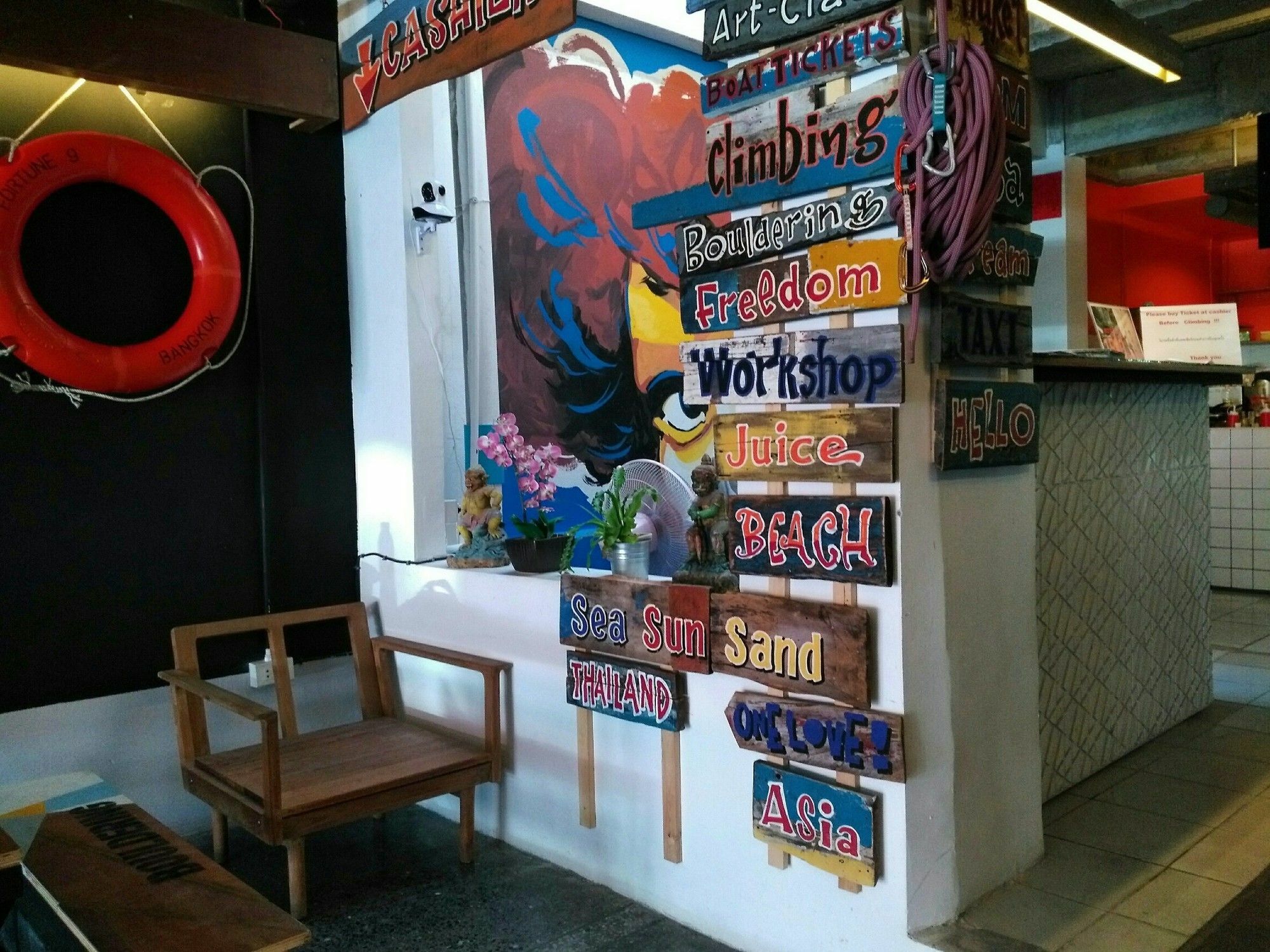 Art-C House Hotel Phuket Екстериор снимка