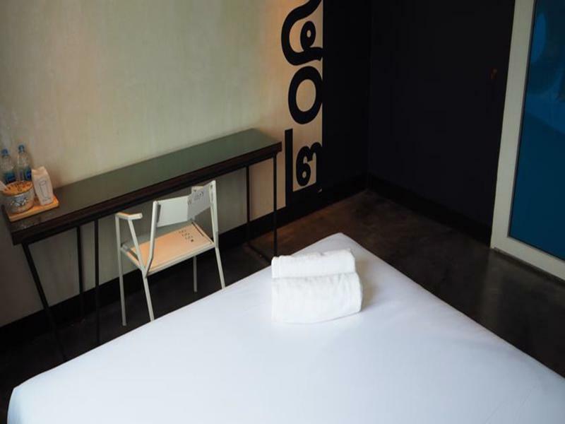 Art-C House Hotel Phuket Екстериор снимка