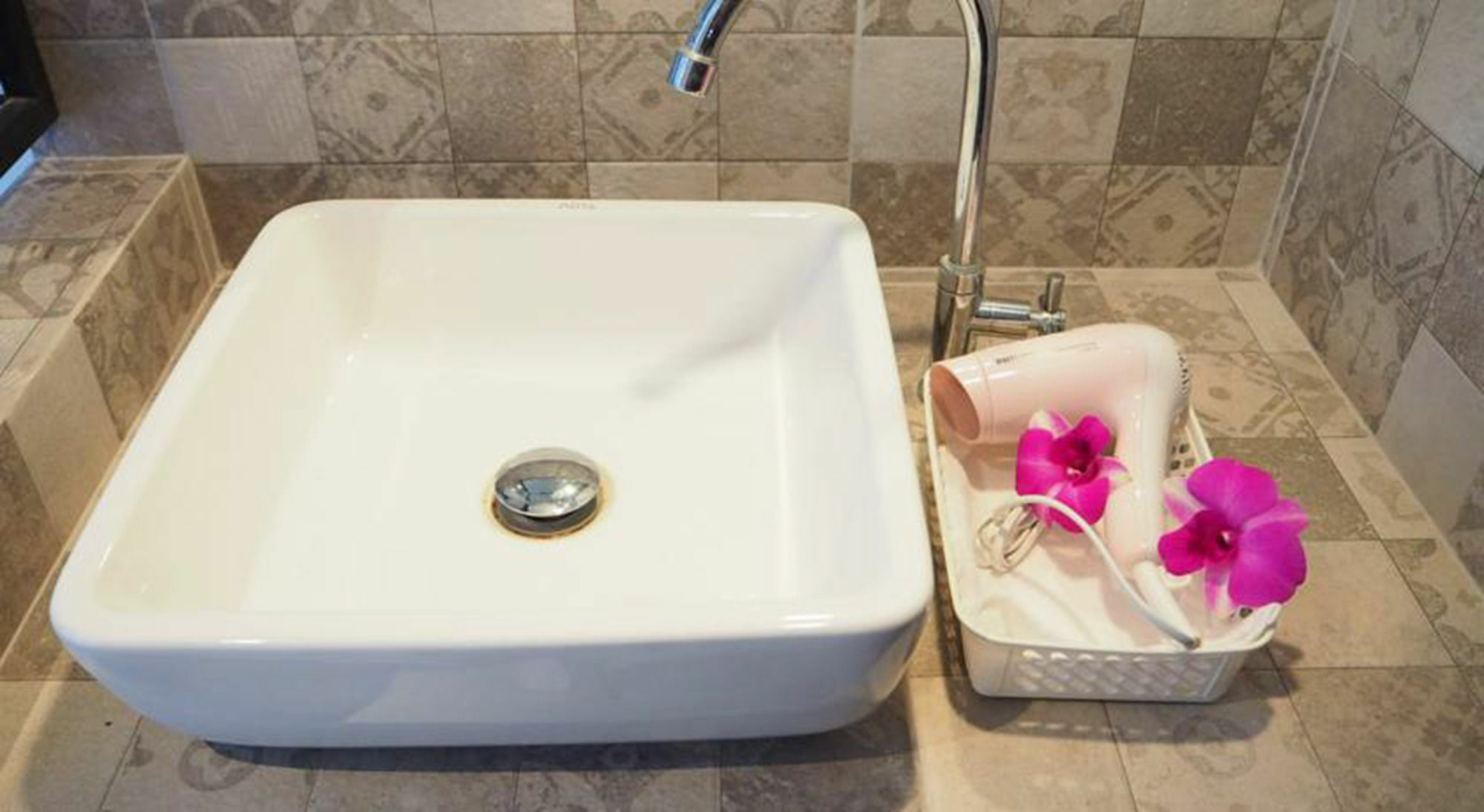 Art-C House Hotel Phuket Екстериор снимка