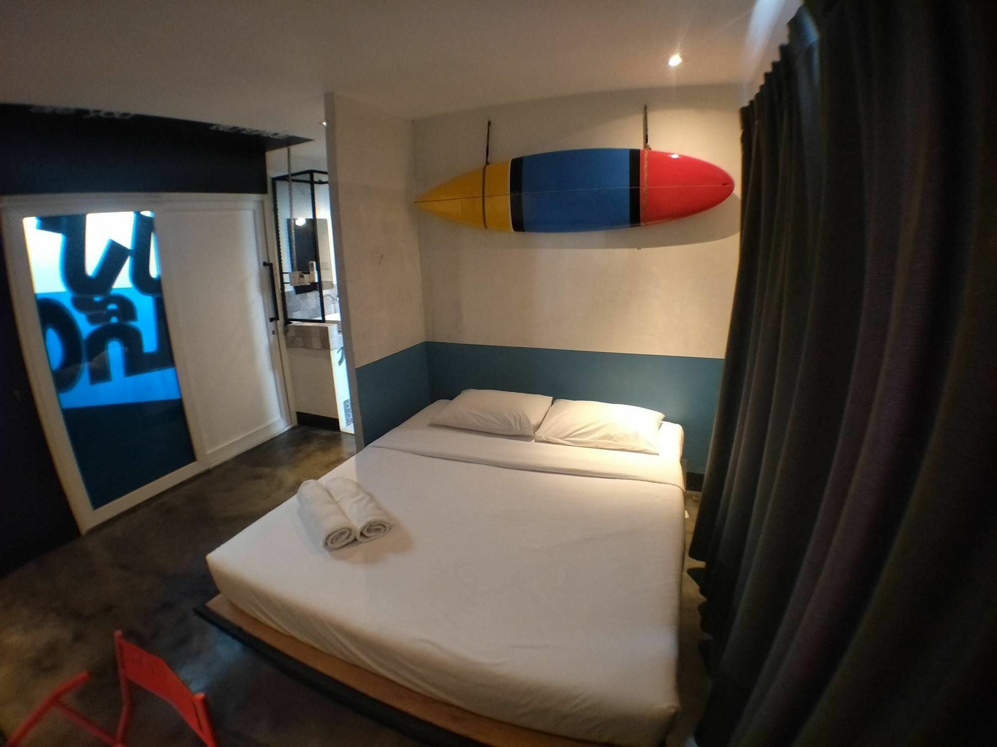 Art-C House Hotel Phuket Екстериор снимка
